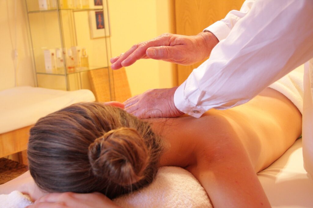 wellness, massage, massage-285589.jpg